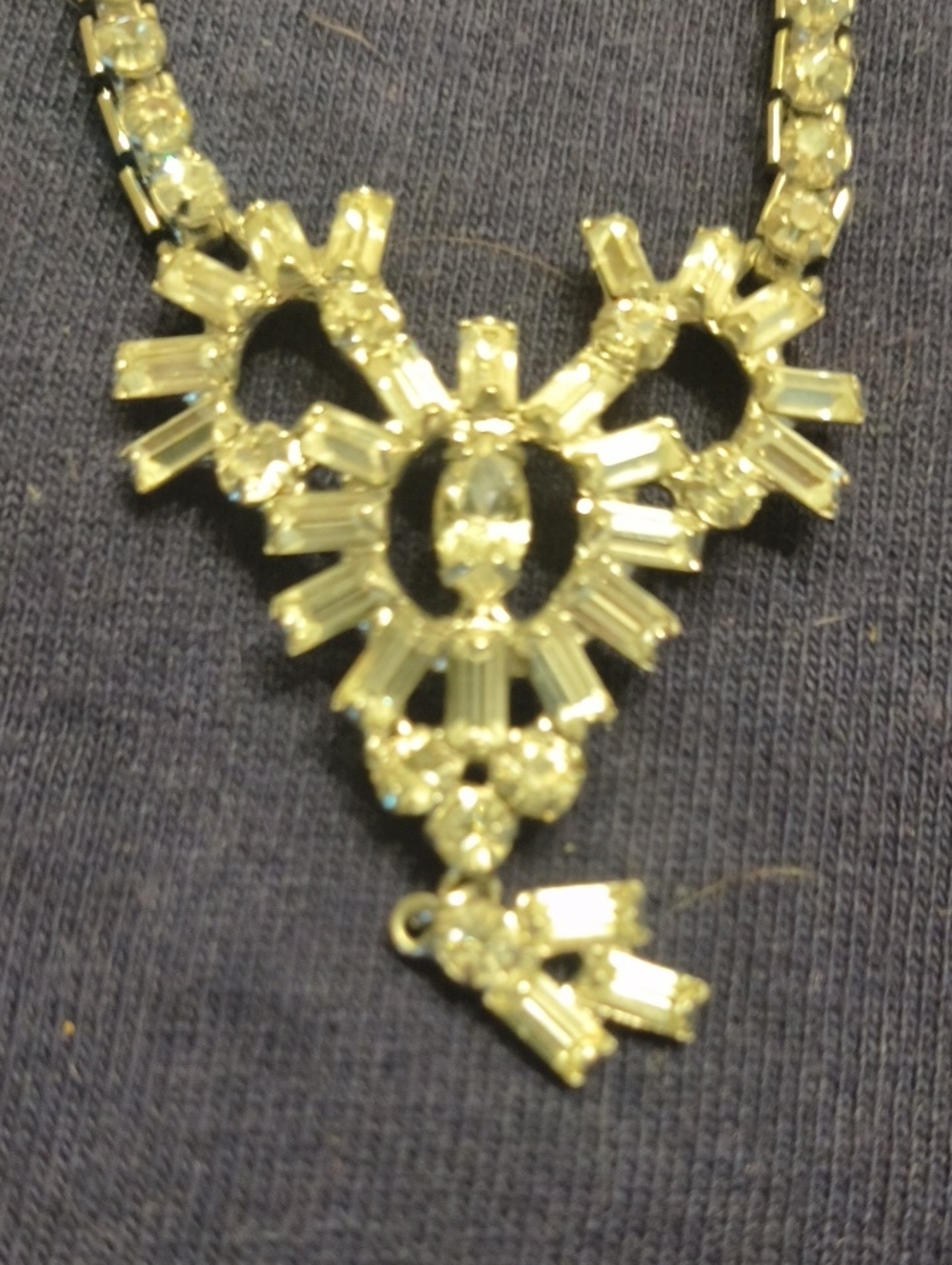 Vintage Weiss Silver Tone Crystal Necklace and Brooch Set - Elegant! - Picture 4 of 5